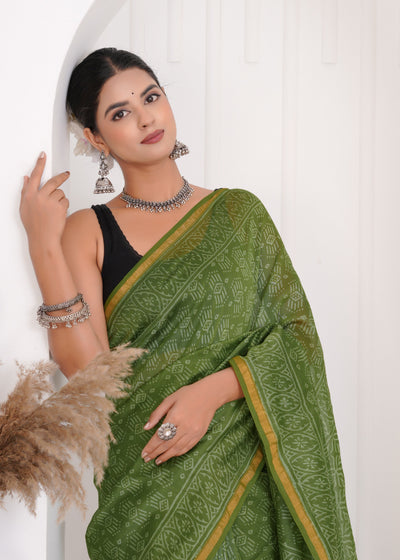 Chanderi Silk Bagru Print Saree with Zari Border ( CS4014 )